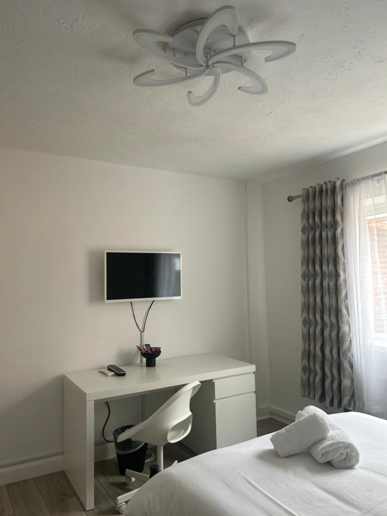 No6 Overnight Stays Free Onsite Parking Hindlip Exterior foto